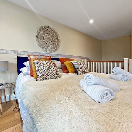 Church Suite, Stow-On-The-Wold, Sleeps 4, Town Location Bagian luar foto