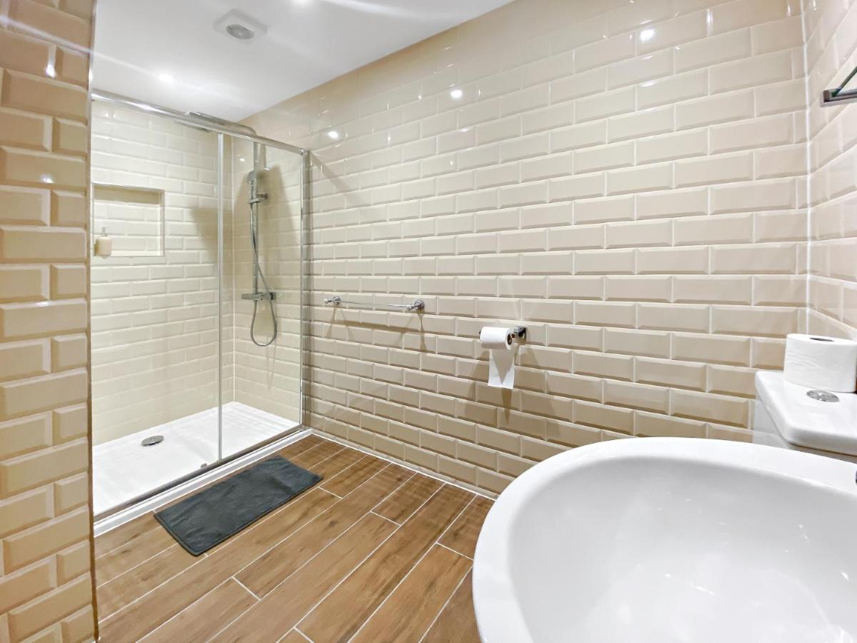 Church Suite, Stow-On-The-Wold, Sleeps 4, Town Location Bagian luar foto