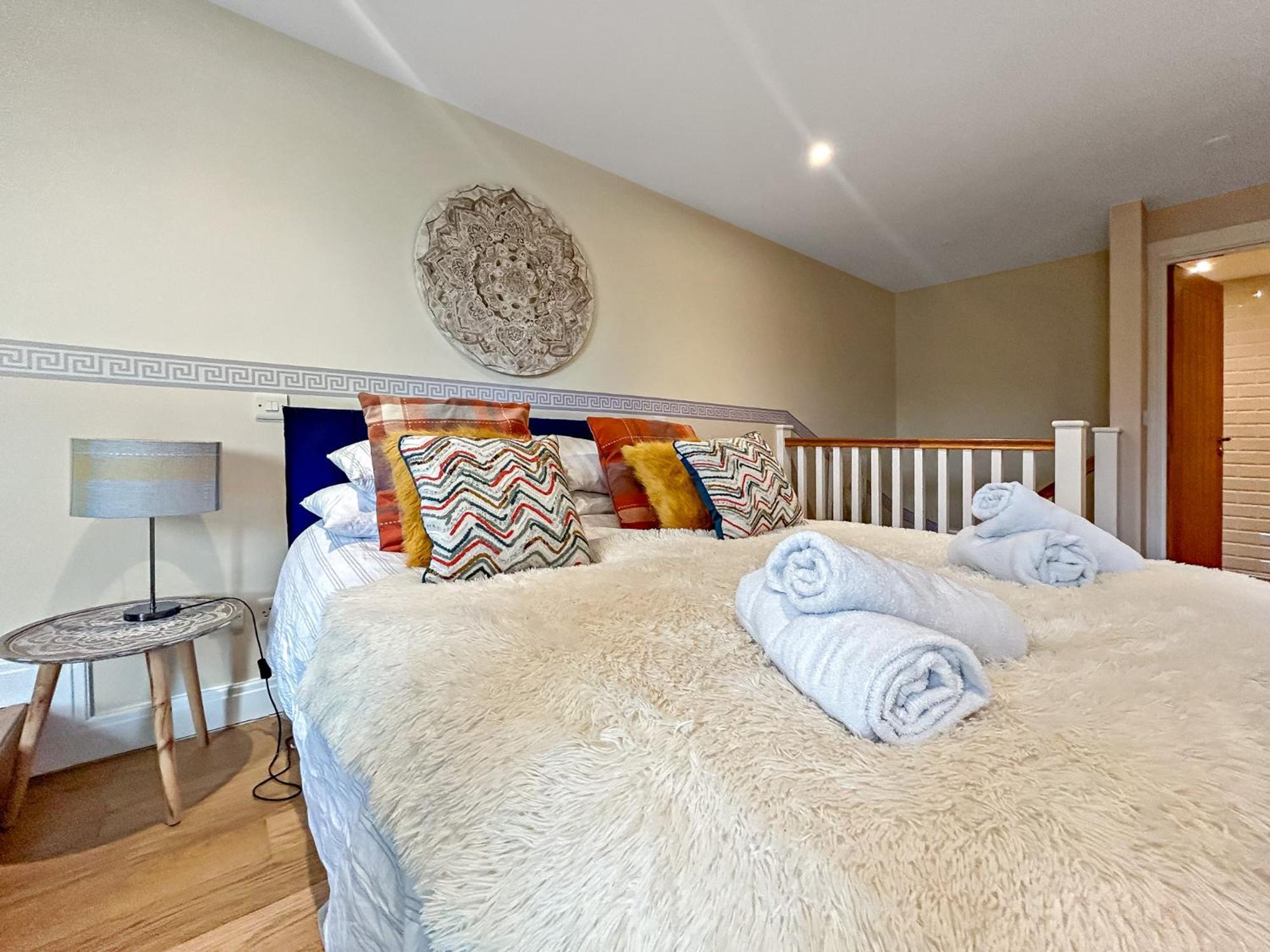 Church Suite, Stow-On-The-Wold, Sleeps 4, Town Location Bagian luar foto