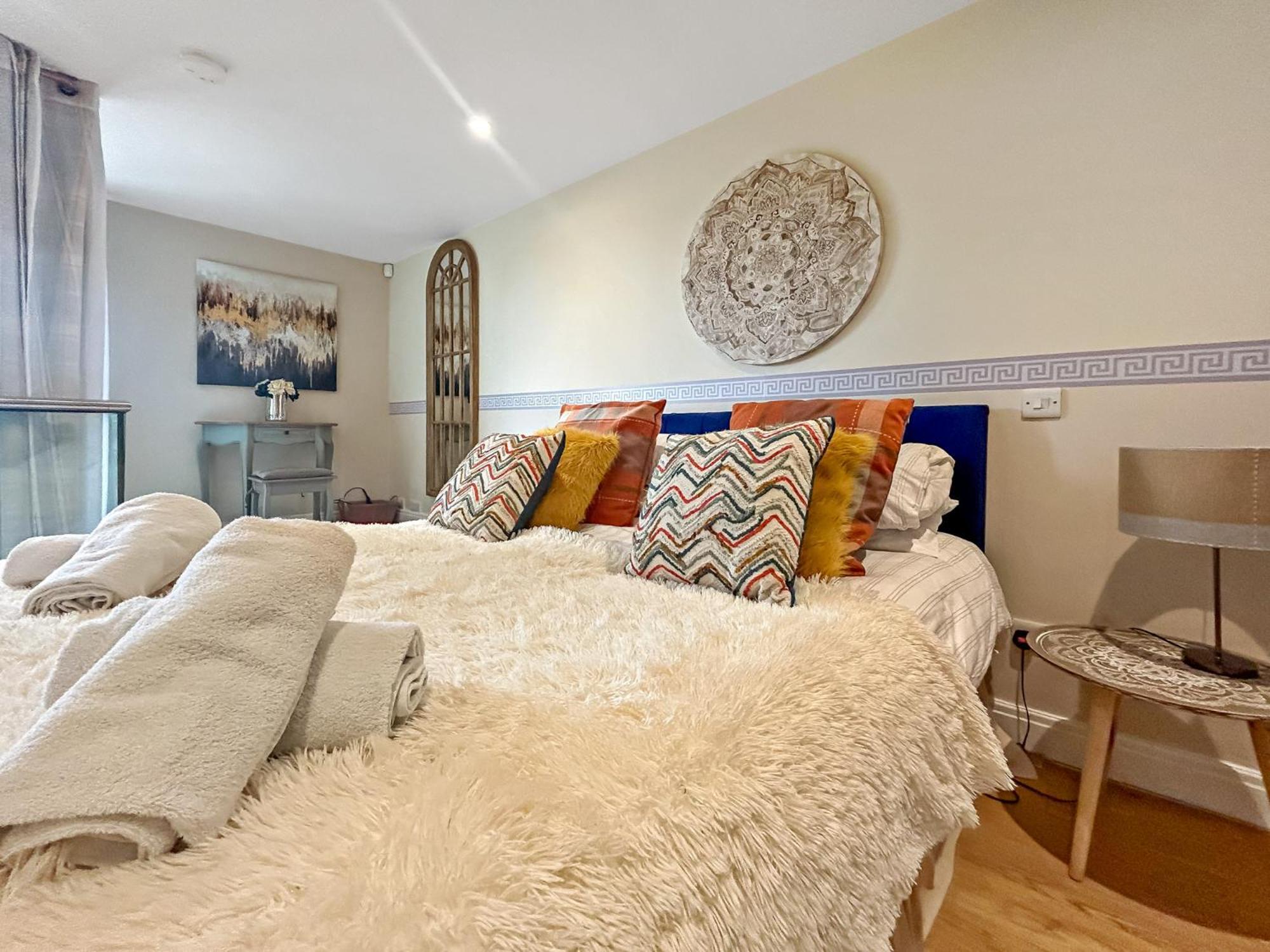 Church Suite, Stow-On-The-Wold, Sleeps 4, Town Location Bagian luar foto