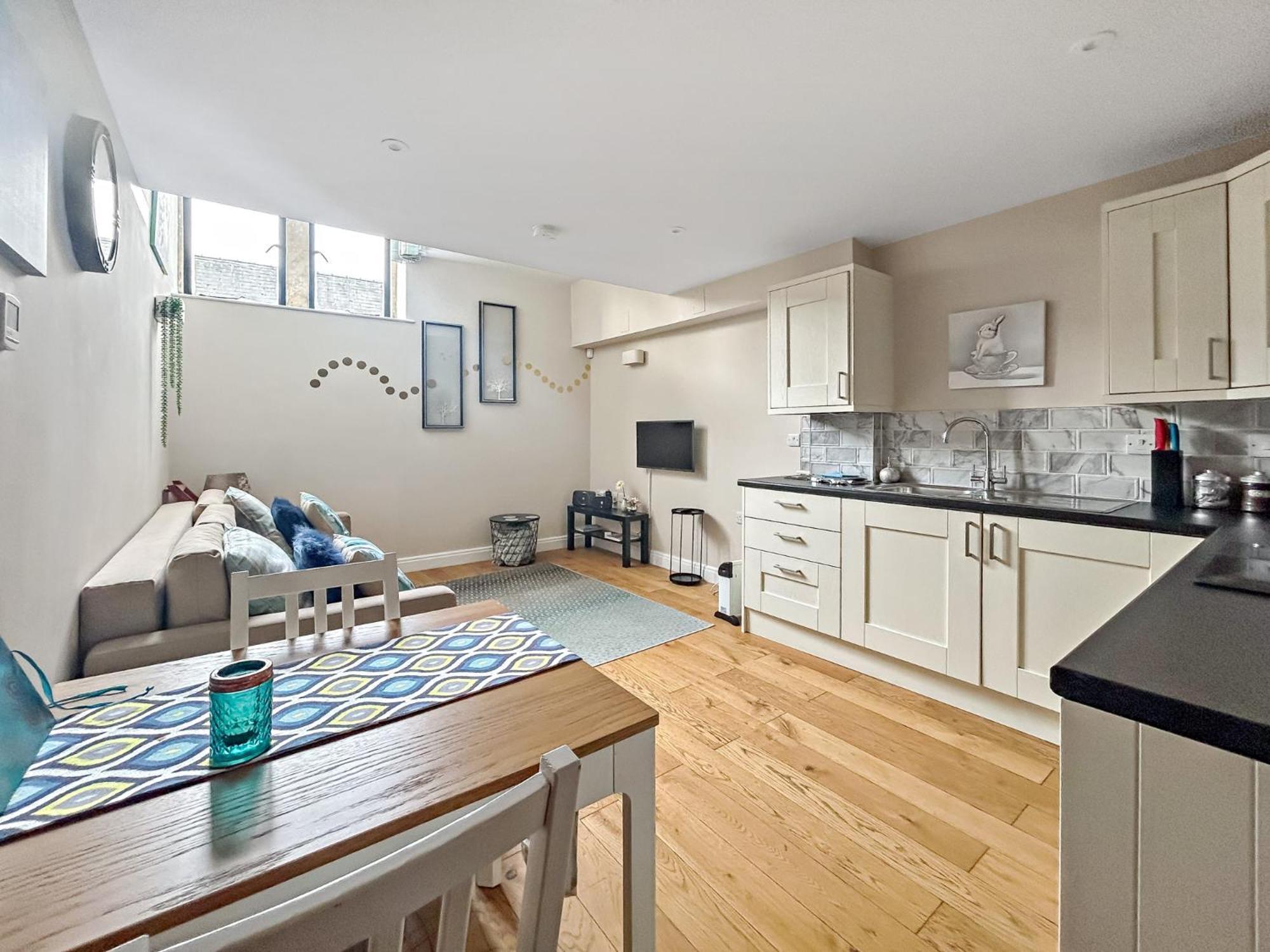 Church Suite, Stow-On-The-Wold, Sleeps 4, Town Location Bagian luar foto